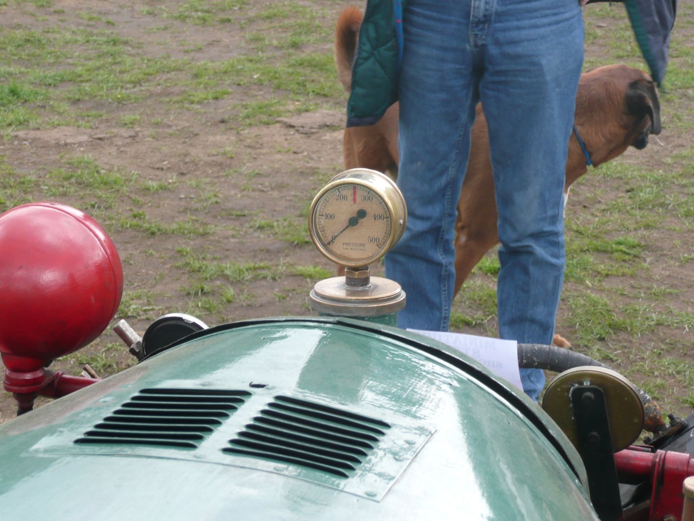 A steam pressure gauge